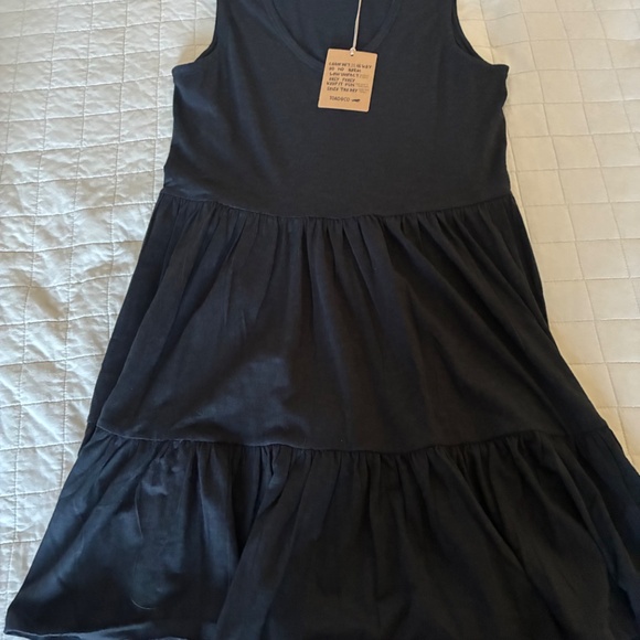 Black dress - Picture 4 of 4